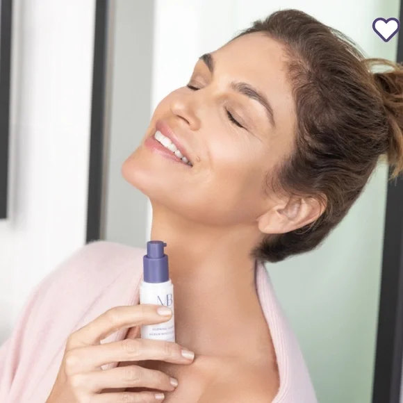 Meaningful Beauty Glowing Serum Cindy Crawford 0.5oz - Picture 5 of 5